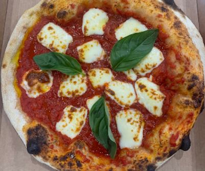 viva la pizza in Malvern
