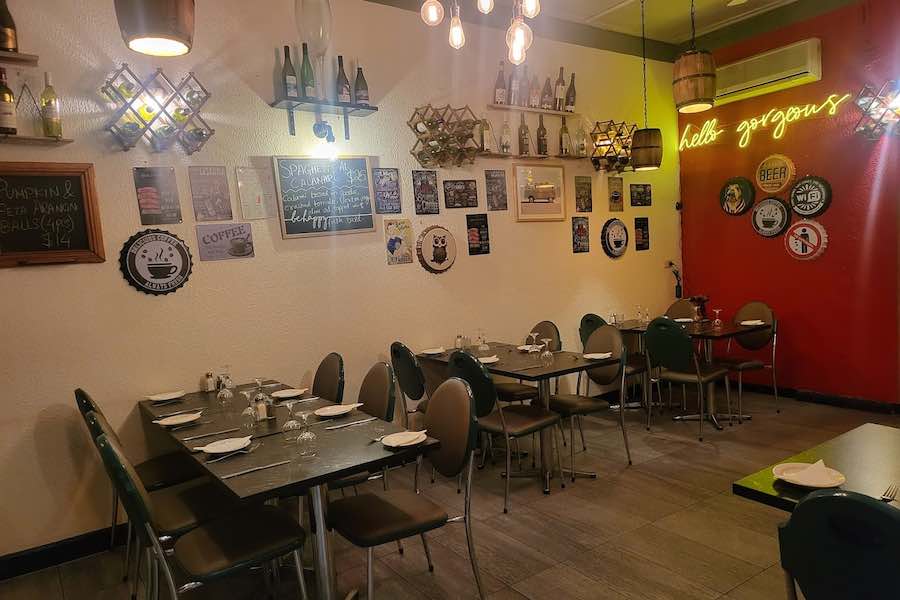 OsteriaLonnies Restaurant in Launceston Pizza Sizes Order